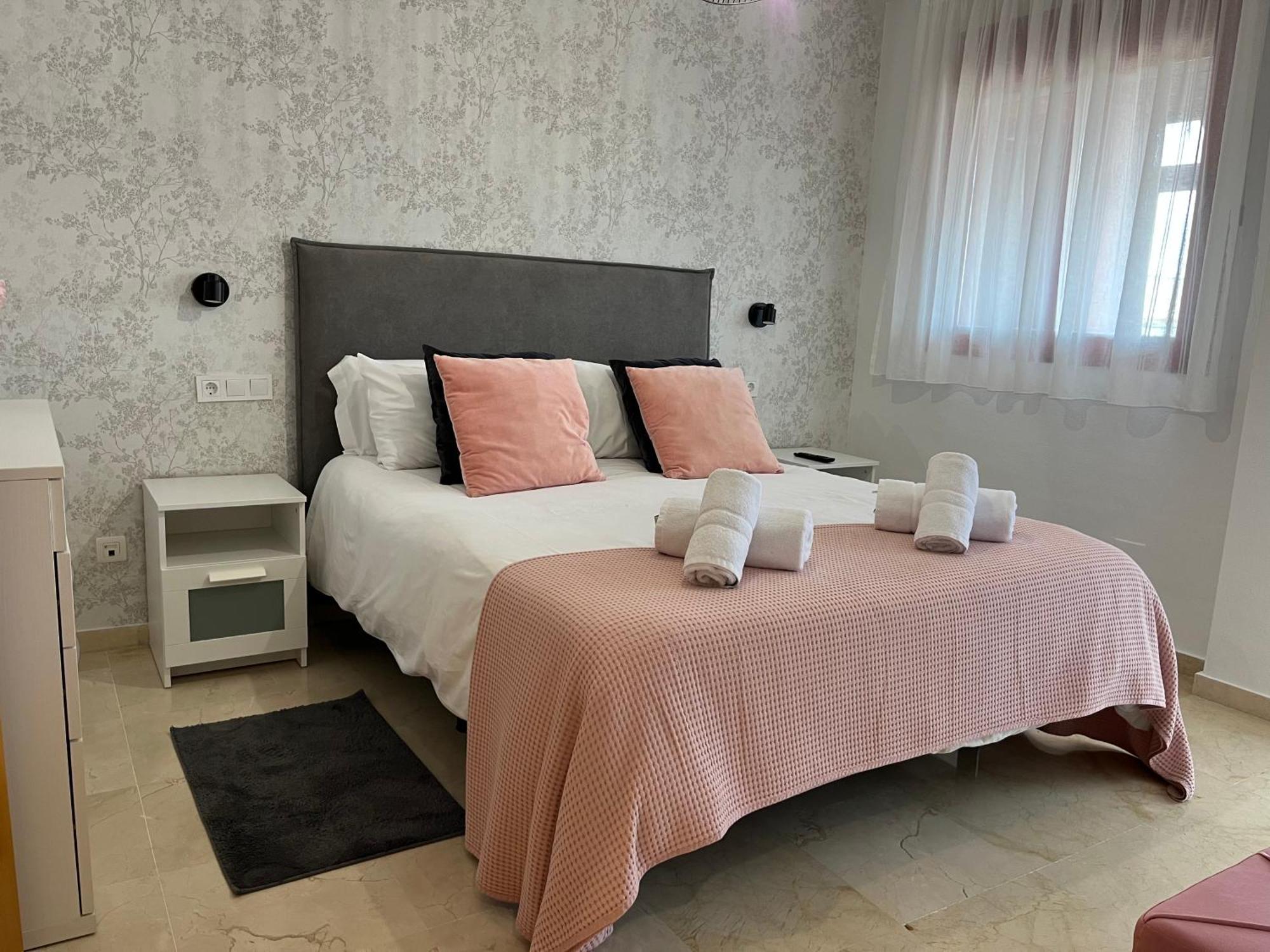 Malaga Estacion Ave Playa Apartment Luaran gambar